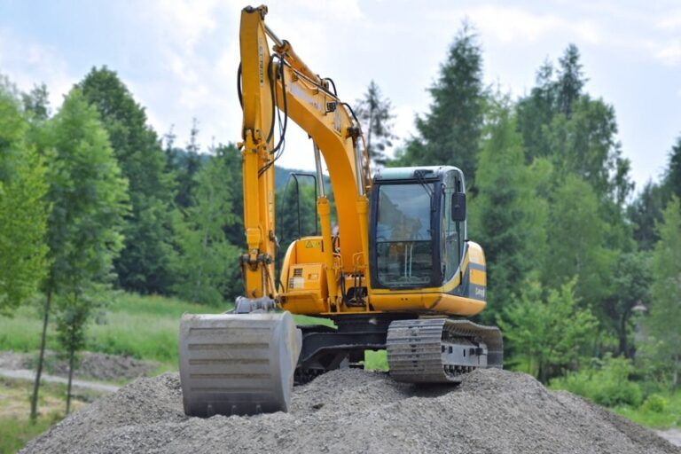 Maximizing Productivity with Heavy Earth Moving Machine Rentals
